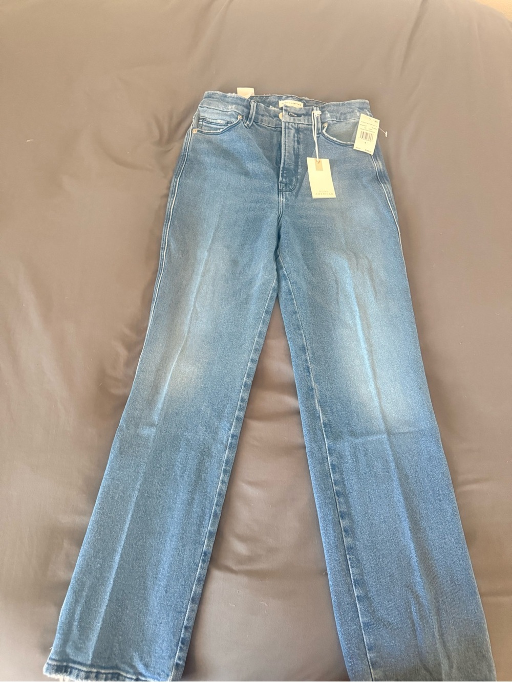 Good American Straight-Leg Jeans in Faded Blue